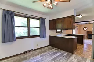 1109 Ontario Dr, Janesville, WI 53545 - Photo 9