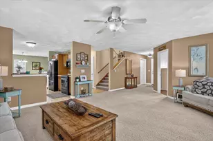 613 S 6th St, Janesville, WI 53536 - Photo 9