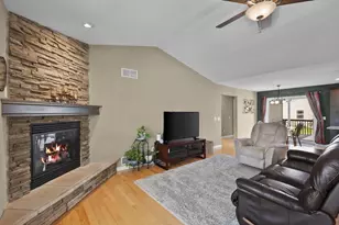 100 Farwell Dr, Cottage Grove, WI 53527 - Photo 7