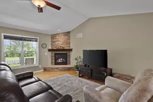 100 Farwell Dr, Cottage Grove, WI 53527 - Photo 5