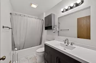 725 N Thompson Dr, Madison, WI 53704 - Photo 25
