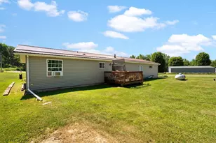 N6893 English Settlement Rd, Albany, WI 53502 - Photo 11