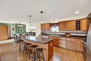 7009 Dewdrop Dr, Madison, WI 53719 - Photo 9