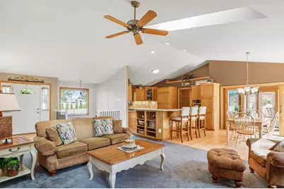 933 Chalfont Drive, Sun Prairie, WI 53590 - Photo 7