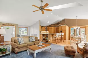 933 Chalfont Dr, Sun Prairie, WI 53590 - Photo 7