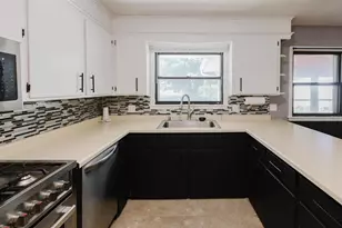 1422 Ellen Ave, Madison, WI 53716 - Photo 11
