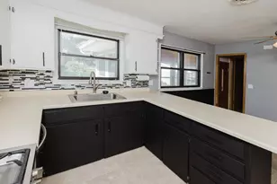 1422 Ellen Ave, Madison, WI 53716 - Photo 11