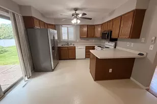 25 Plum Tree Village, Beloit, WI 53511 - Photo 11