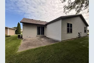 25 Plum Tree Village, Beloit, WI 53511 - Photo 29