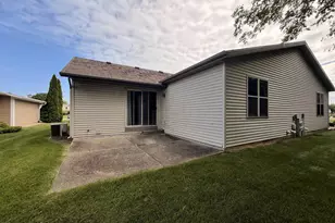 25 Plum Tree Village, Beloit, WI 53511 - Photo 29