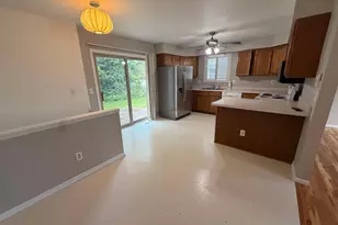 25 Plum Tree Village, Beloit, WI 53511 - Photo 9