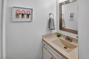 2658 Oak Crest Cir, Sun Prairie, WI 53590 - Photo 15