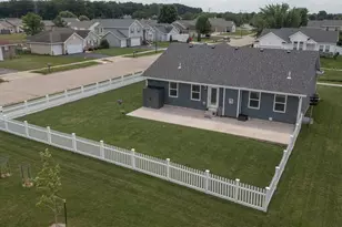 2215 Red Barn Ln, Beloit, WI 53511 - Photo 27