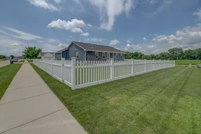 2215 Red Barn Lane, Beloit, WI 53511 - Photo 25