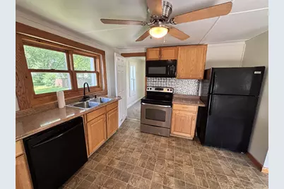332 S Pine Street, Janesville, WI 53548 - Photo 9