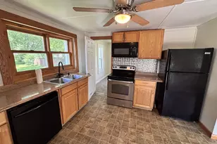 332 S Pine St, Janesville, WI 53548 - Photo 9