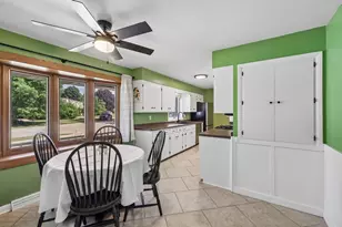 435 Baitinger Ct, Sun Prairie, WI 53590 - Photo 9