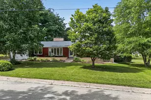 615 Village Dr, Belleville, WI 53508 - Photo 41