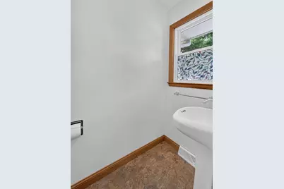 615 Village Drive, Belleville, WI 53508 - Photo 17