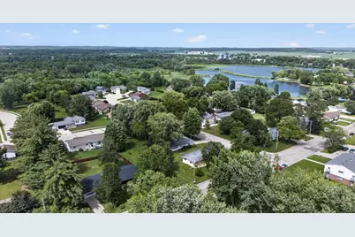 615 Village Drive, Belleville, WI 53508 - Photo 35