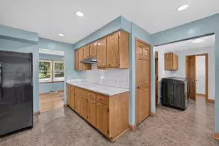 615 Village Dr, Belleville, WI 53508 - Photo 15