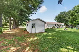 615 Village Dr, Belleville, WI 53508 - Photo 33