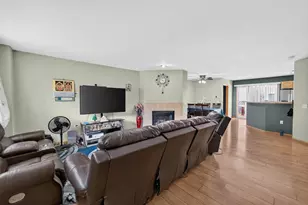 707 Cricket Ln, Madison, WI 53562 - Photo 3