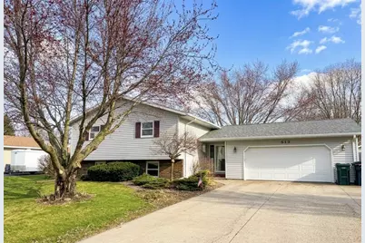 513 N Hume Avenue, Marshfield, WI 54449 - Photo 1