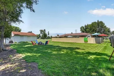 2204 E Huebbe Parkway, Beloit, WI 53511 - Photo 45
