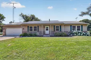 3817 S Carvers Rock Rd, Avalon, WI 53505 - Photo 7