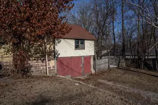 243 W State St, Mauston, WI 53948 - Photo 23