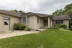 1223 W Sherman Ave, Fort Atkinson, WI 53538 - Photo 5