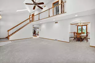 1001 Pebblebrook Courtyard, Waunakee, WI 53597 - Photo 5