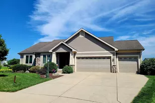 715 Cypress Ct, Sun Prairie, WI 53590 - Photo 1