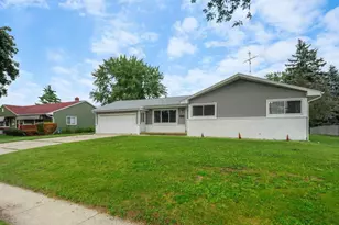 944 Hillside Dr, Jefferson, WI 53549 - Photo 29