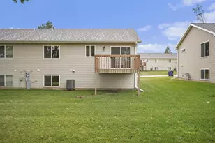 924 Waters Edge Ct, Marshall, WI 53559 - Photo 5
