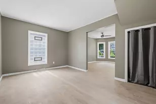 1151 Jenifer St, Madison, WI 53703 - Photo 17