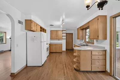 5509 Raymond Road, Madison, WI 53711 - Photo 9