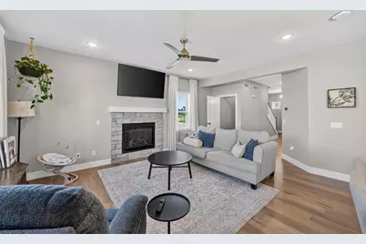 129 N Legacy Way, Sun Prairie, WI 53590 - Photo 9