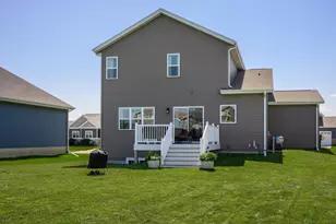129 N Legacy Way, Sun Prairie, WI 53590 - Photo 3