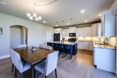 129 N Legacy Way, Sun Prairie, WI 53590 - Photo 5