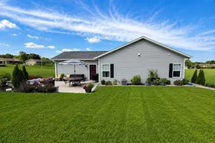 3921 Kipling Dr, Janesville, WI 53548 - Photo 5