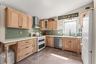631 10th St, Baraboo, WI 53913 - Photo 7