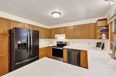 5206 Starker Avenue, Madison, WI 53716 - Photo 9