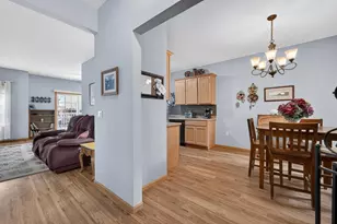 3867 Maple Grove Dr, Madison, WI 53719 - Photo 5