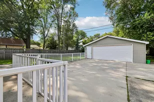 525 W Conant St, Portage, WI 53901 - Photo 33