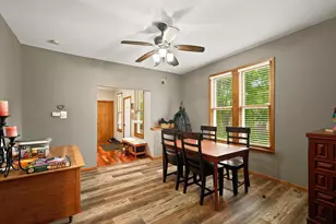 122 N 2nd St, Mount Horeb, WI 53572 - Photo 9