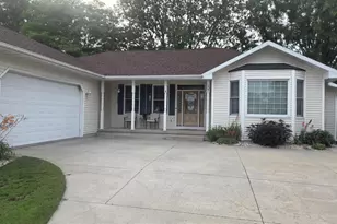 107 Lazy Lake Dr, Fall River, WI 53932 - Photo 3