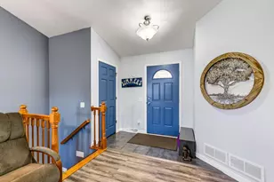 332 Sandridge Trail, Sun Prairie, WI 53590 - Photo 5
