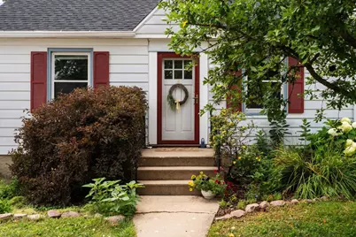 2625 East Lawn Court, Madison, WI 53704 - Photo 7